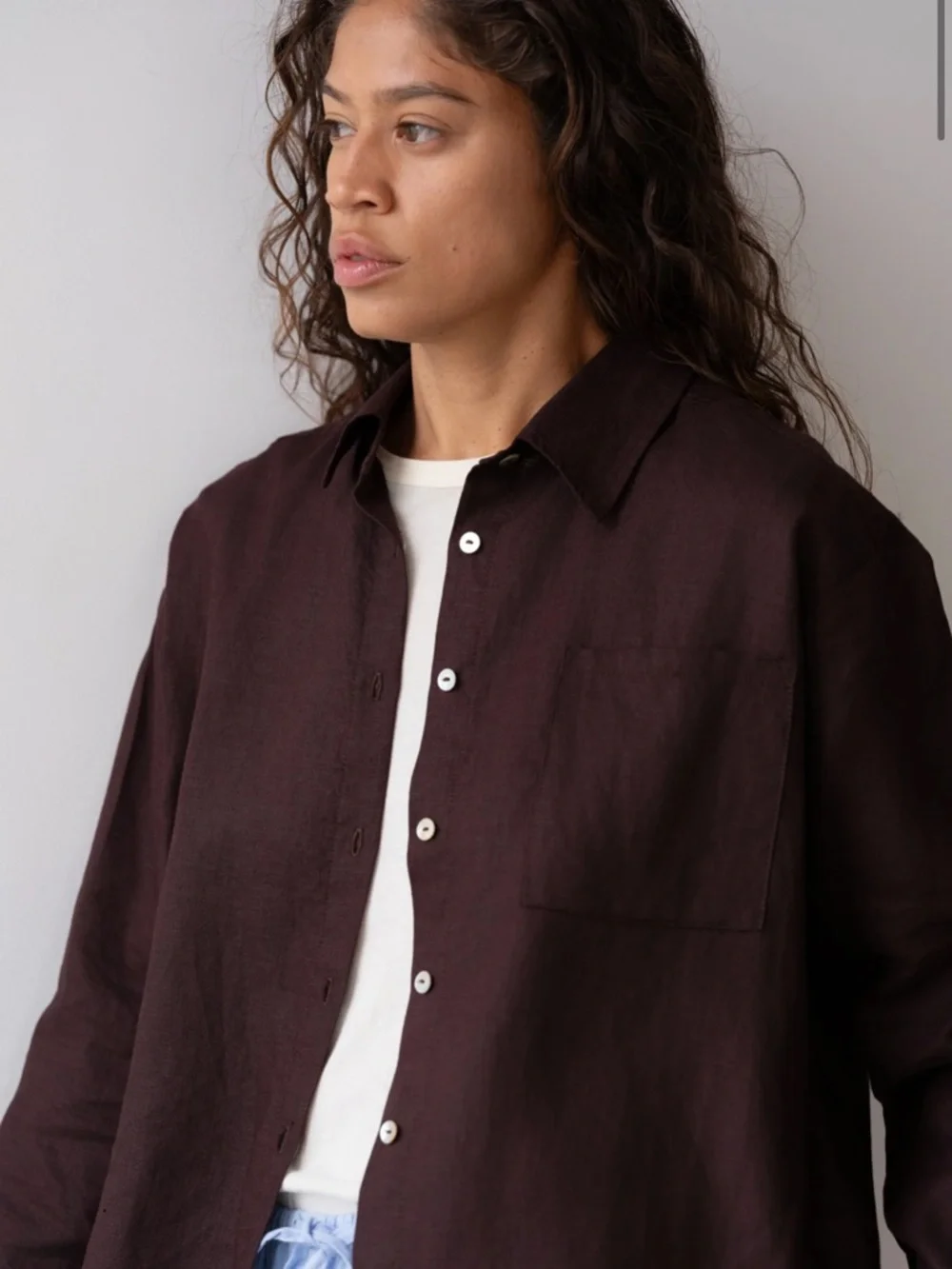 DONNI The Linen Relaxed Shirt in Espresso - Picture 5 of 9
